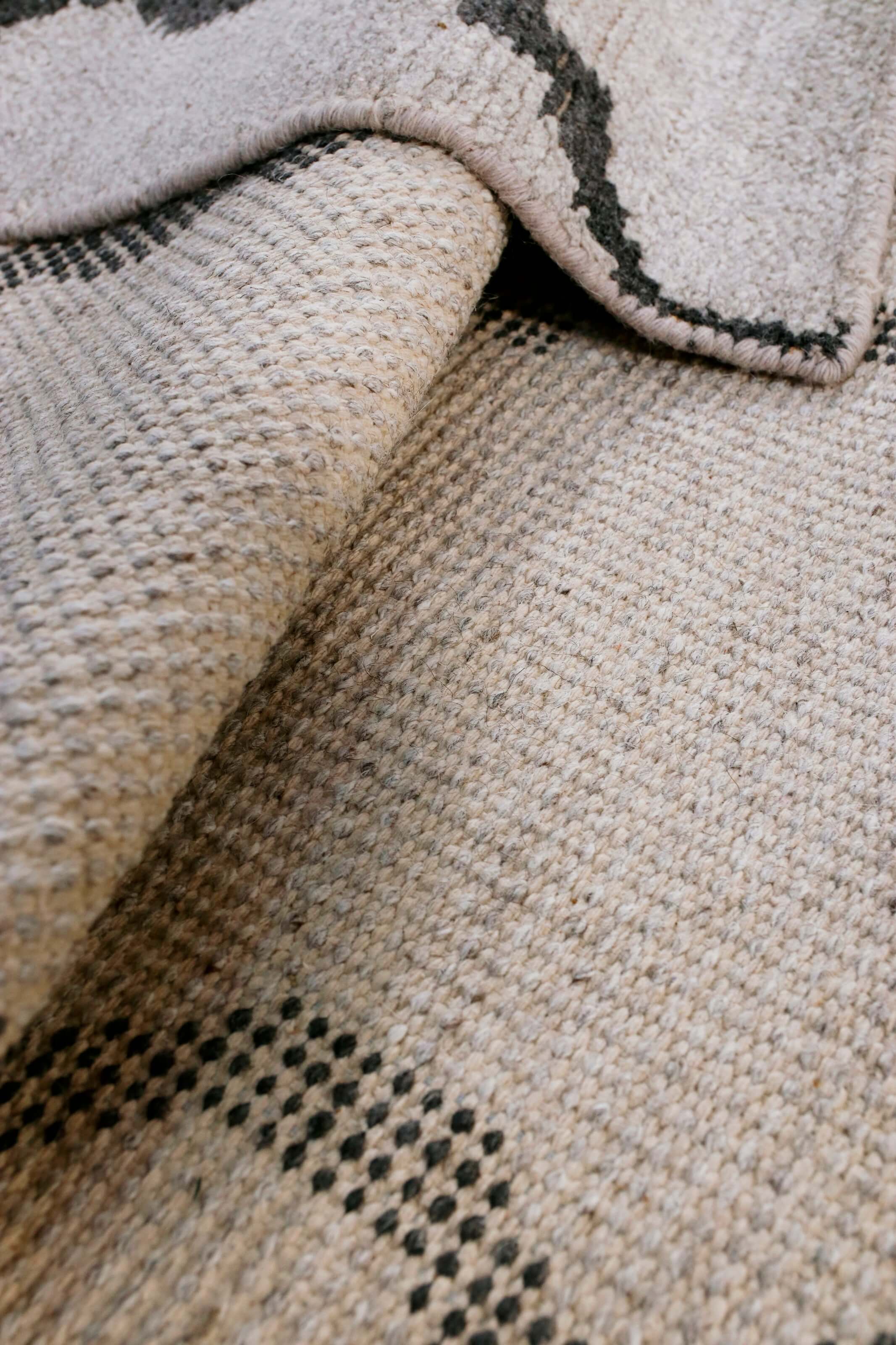 Interlace (7394872000668)